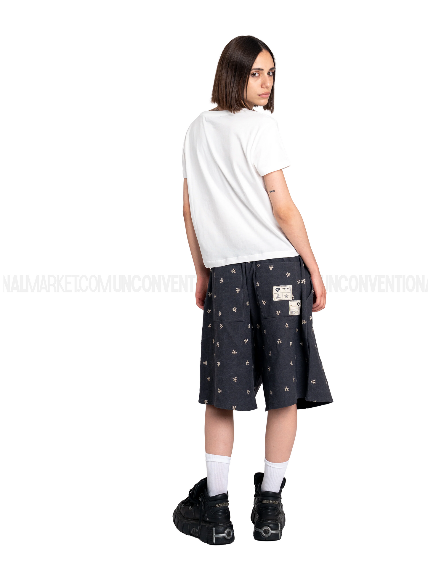 UNNATURAL ECLIPSE CROP